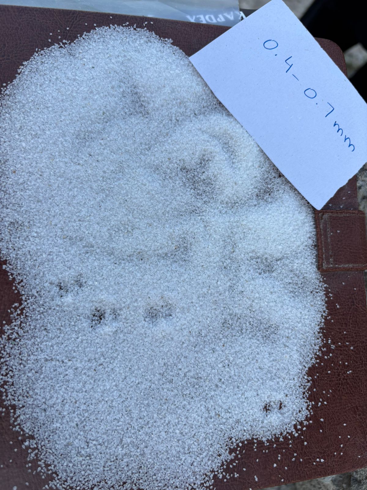 Quartz Sand H-3, grain size 0.4 to 0.7 millimetres